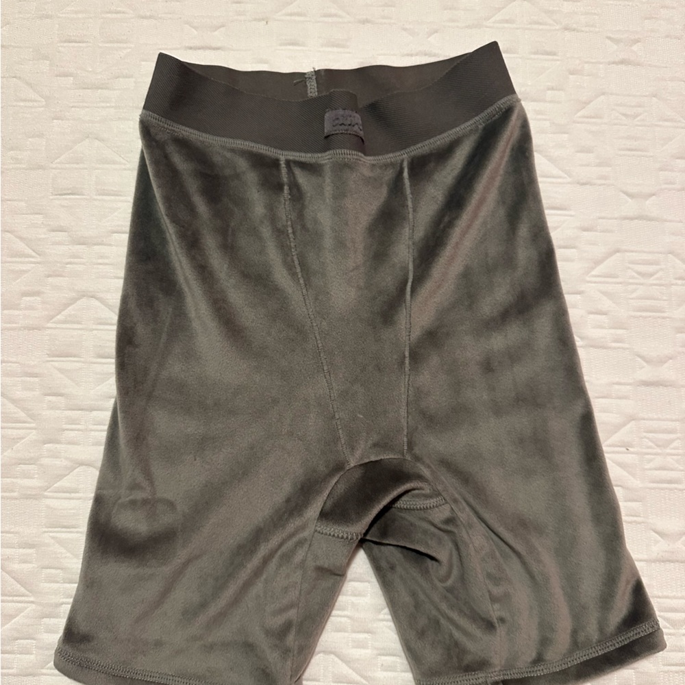 XXS SKIMS GUNSMOKE VELOUR SHORTS